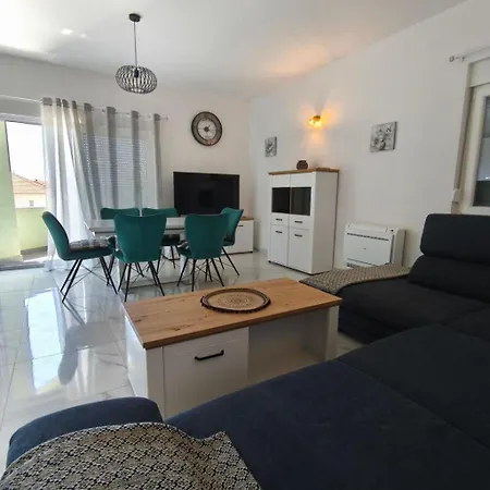 Apartamento Madonna 2 By Interhome