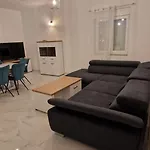 아파트 Madonna 2 By Interhome *