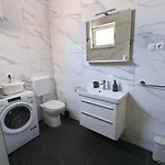 Madonna 2 By Interhome 아파트 *